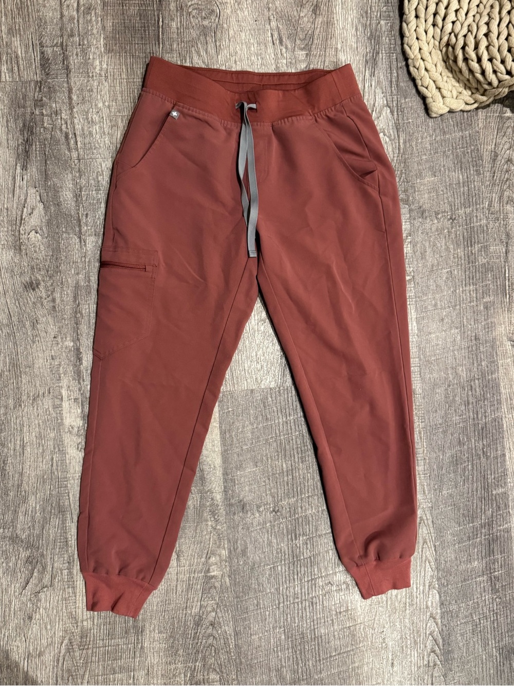Figs Women's Jogger Scrub Pants in Mauve